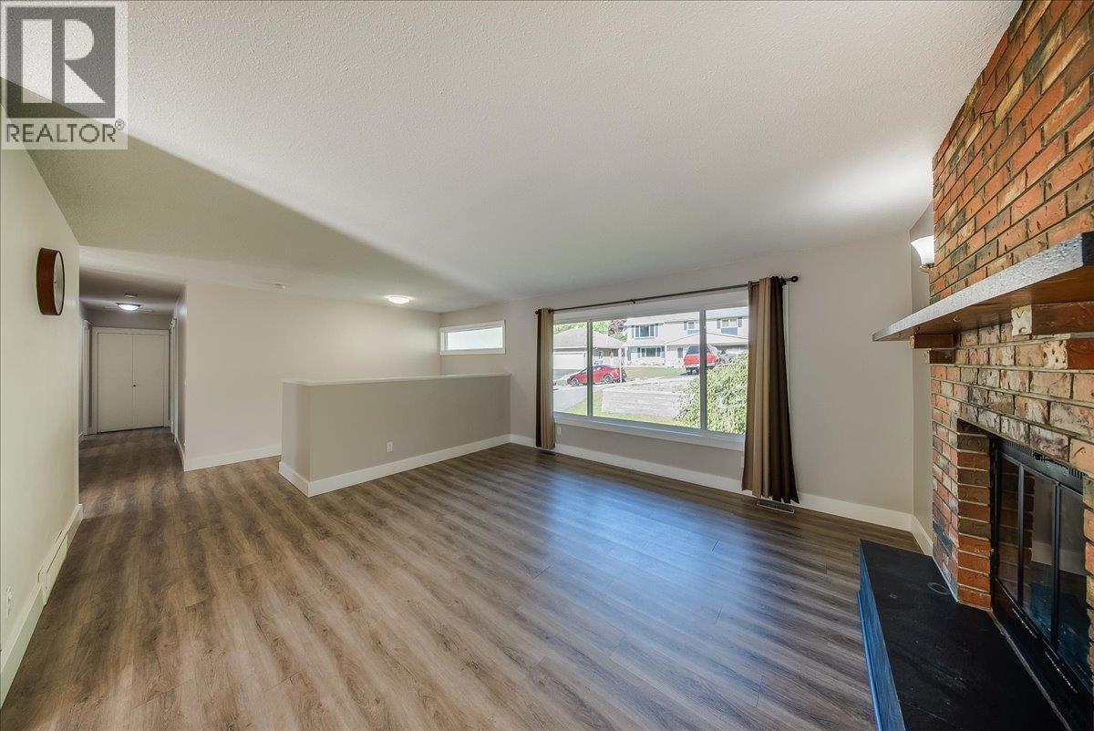 909 7TH Street - 12