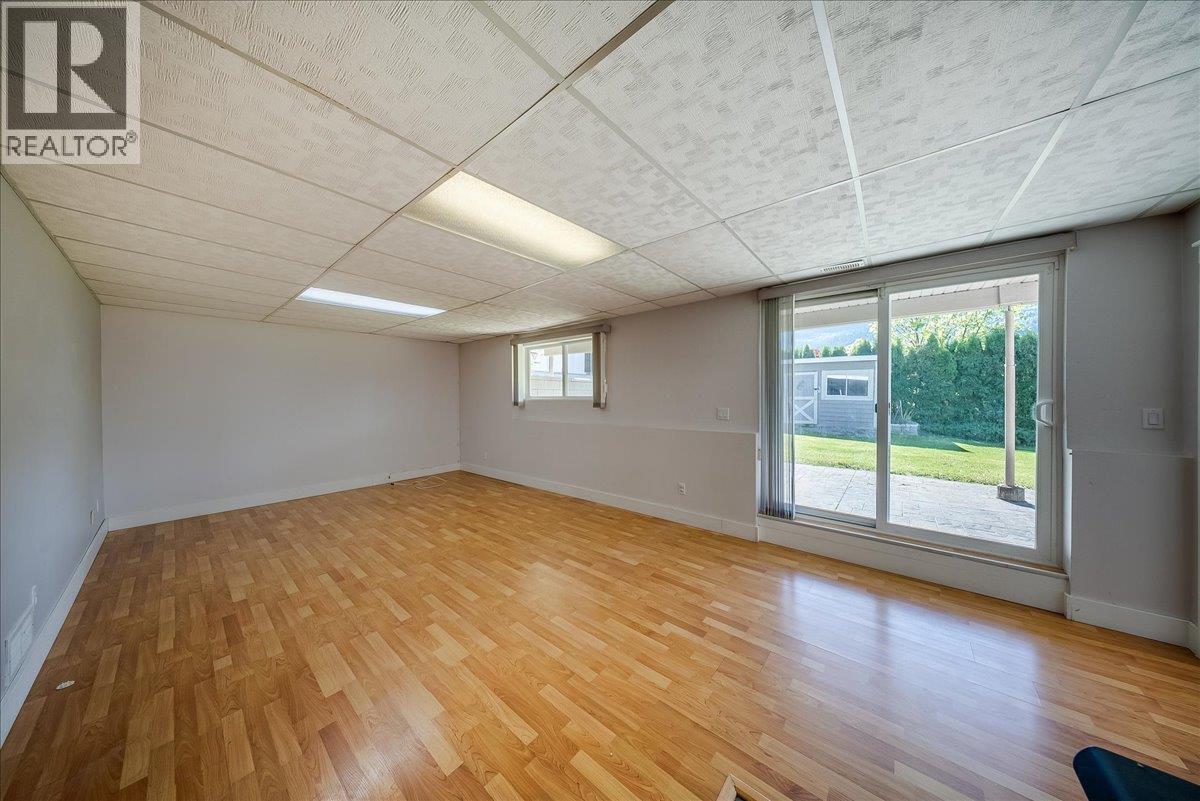 909 7TH Street - 28