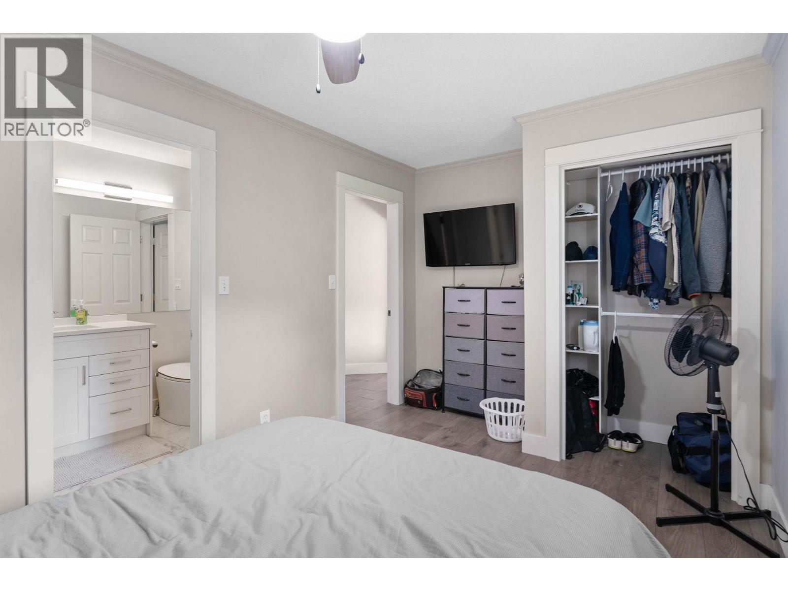 607 Clifton Road S - 17