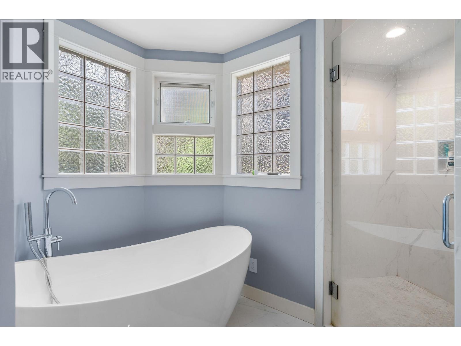  607 Clifton Road South, Kelowna