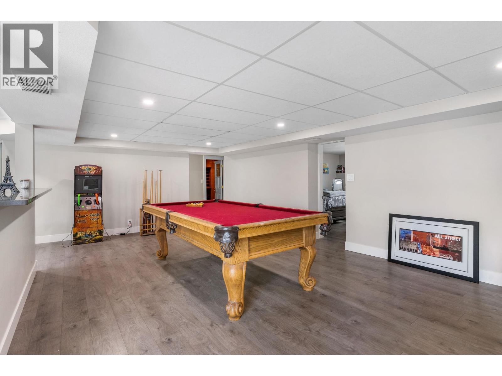 607 Clifton Road S - 26