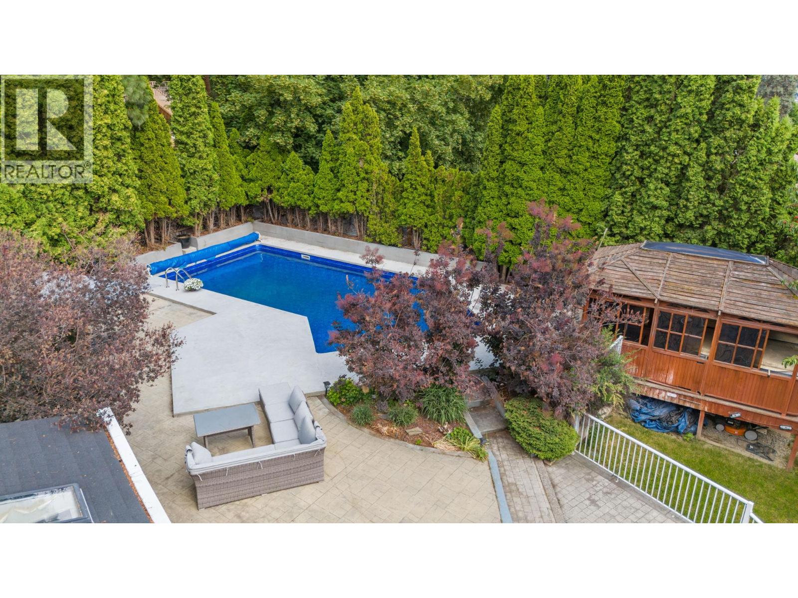607 Clifton Road S - 53