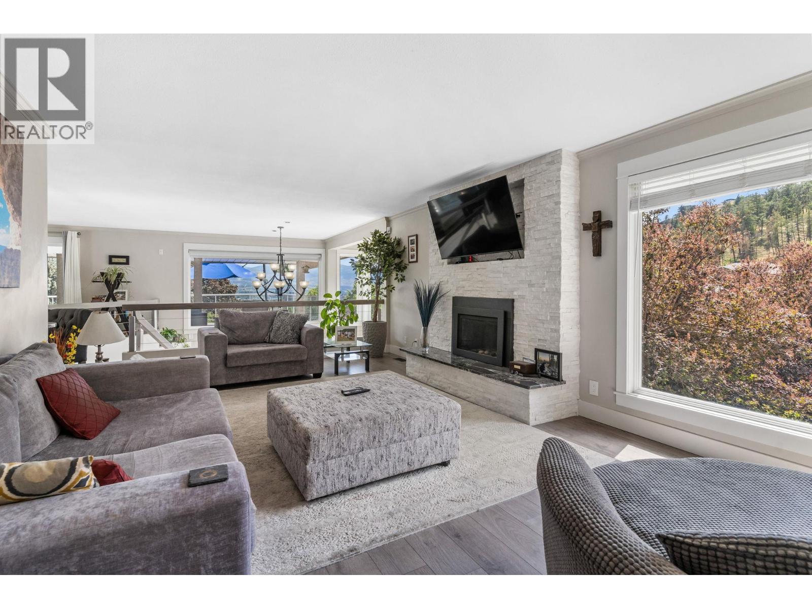  607 Clifton Road South, Kelowna