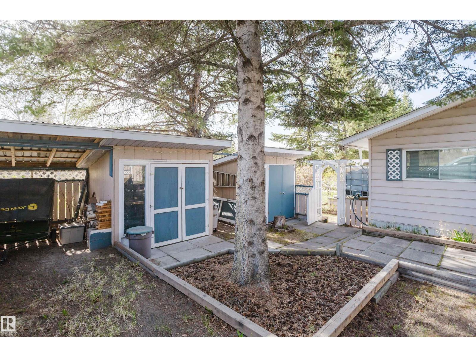 #49 52515 RGE ROAD 52 - 34