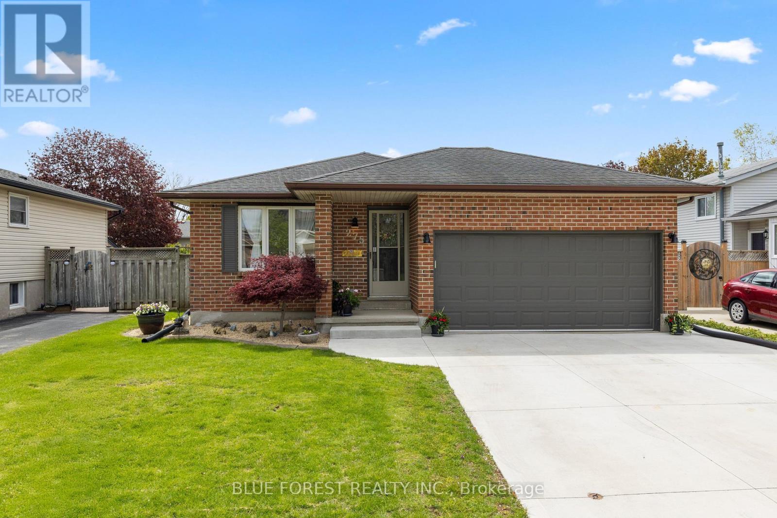 275 PORTSMOUTH CRESCENT E - 1
