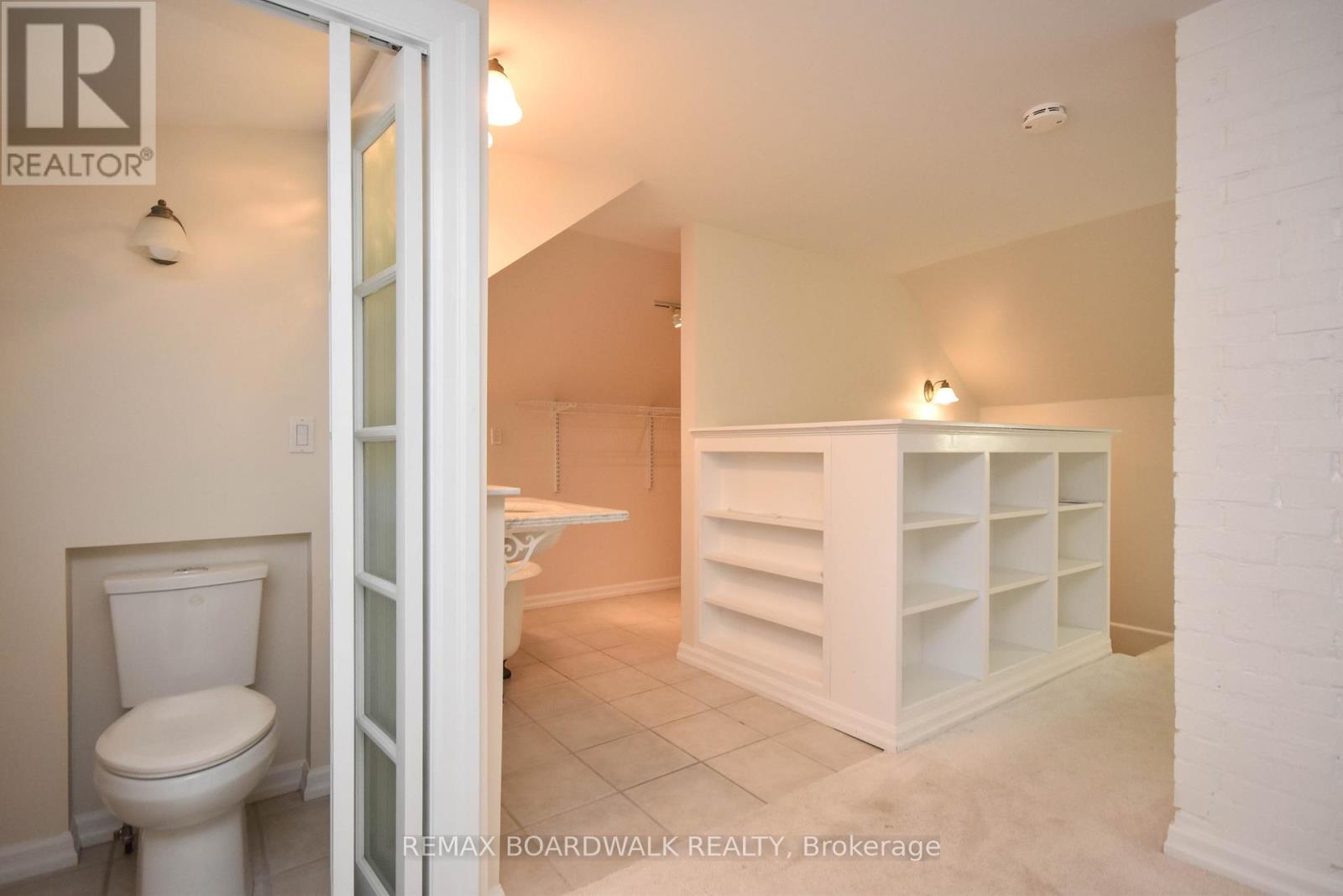 11 KIPPEWA DRIVE - 18