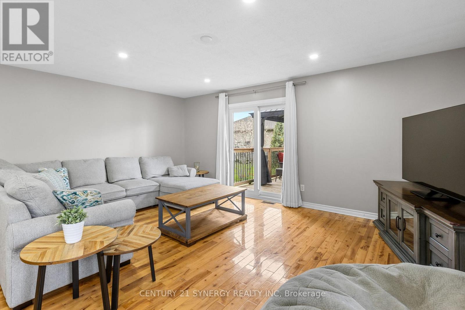 104 TEMPLETON COURT - 17