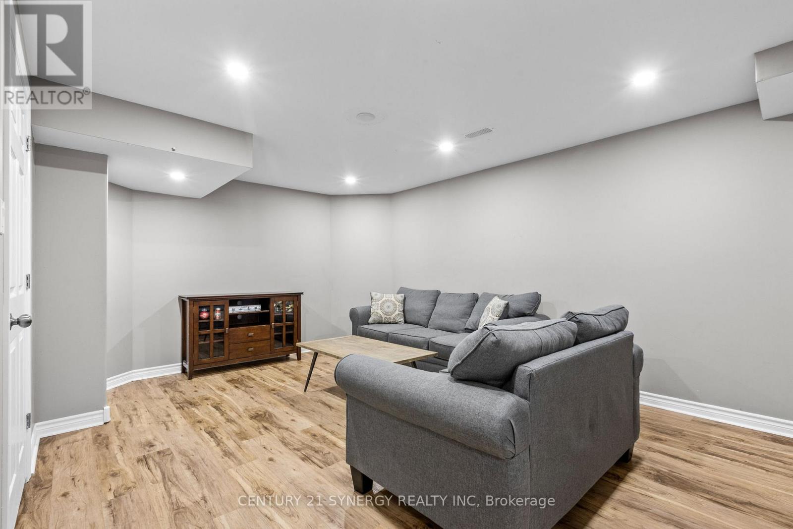 104 TEMPLETON COURT - 34