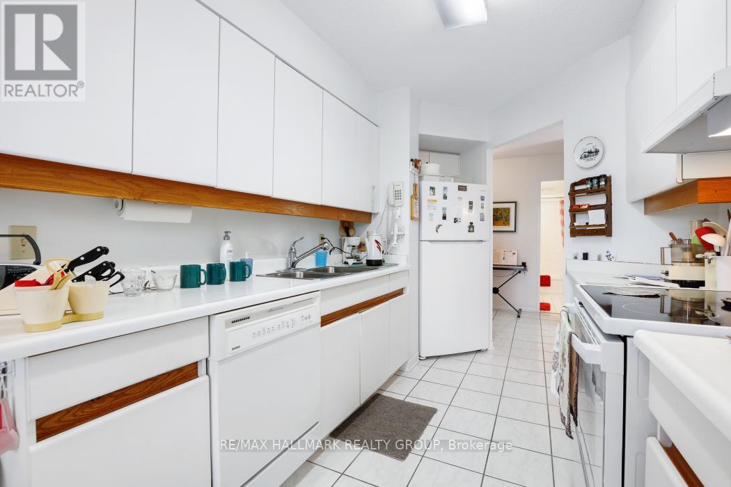 #207 545 ST LAURENT BOULEVARD - 24