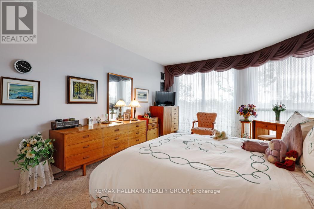 #207 545 ST LAURENT BOULEVARD - 29