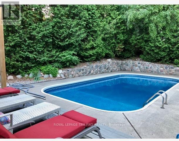 831 RIVERSIDE DRIVE - 46