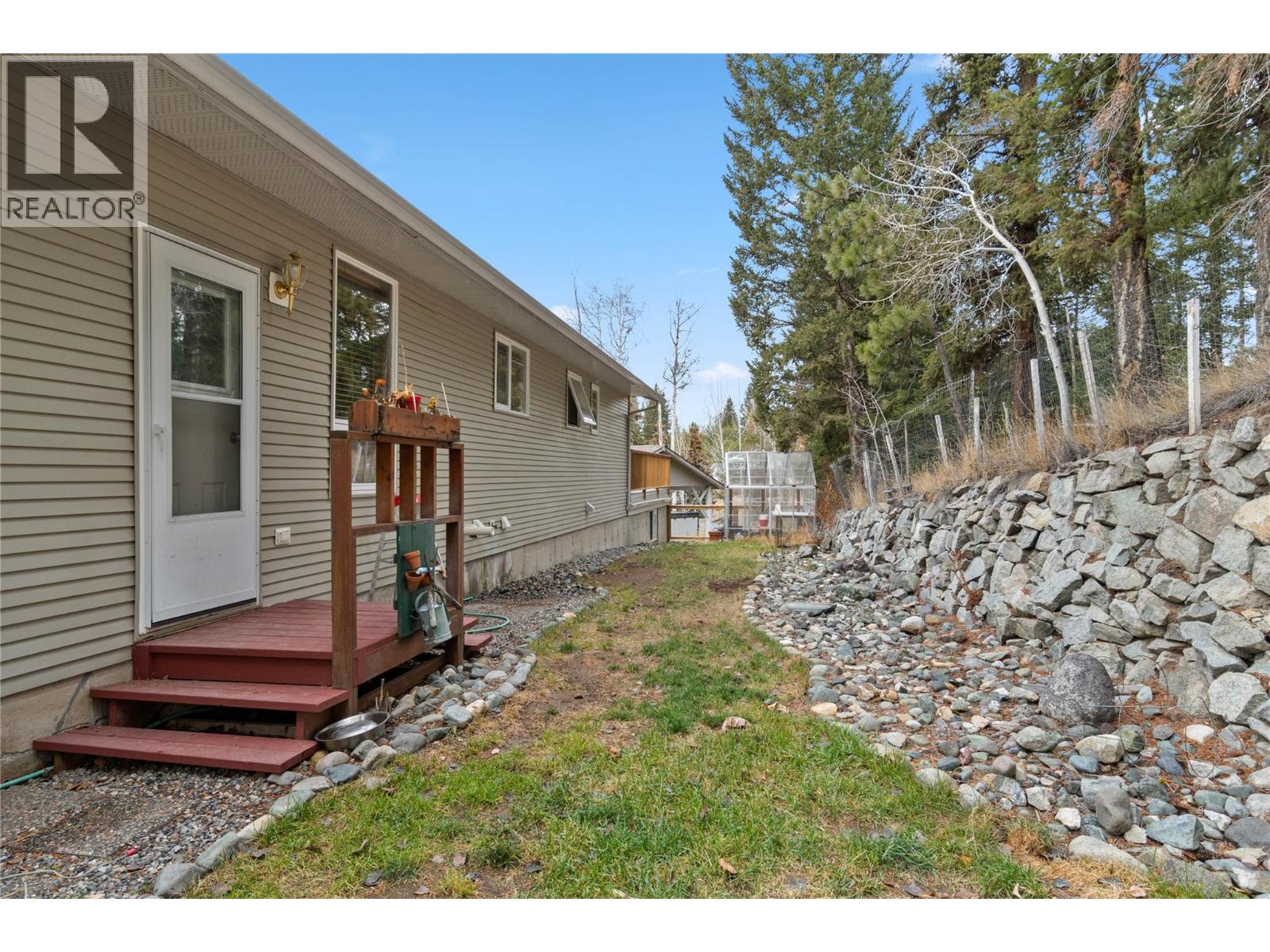 222 THRISSEL Place - 33
