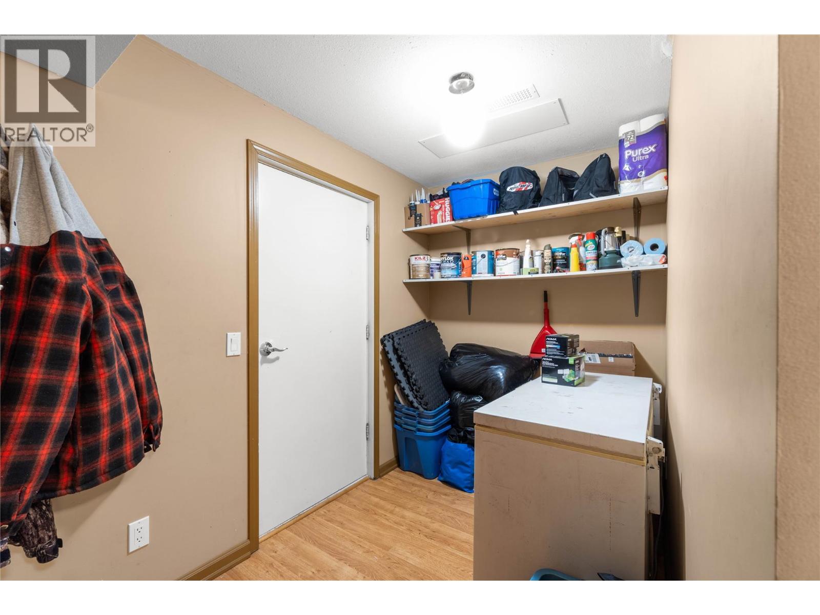 222 THRISSEL Place - 37