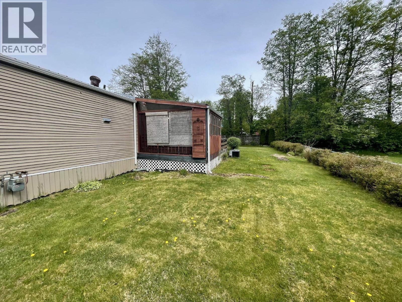 31 3889 MULLER AVENUE, Terrace
