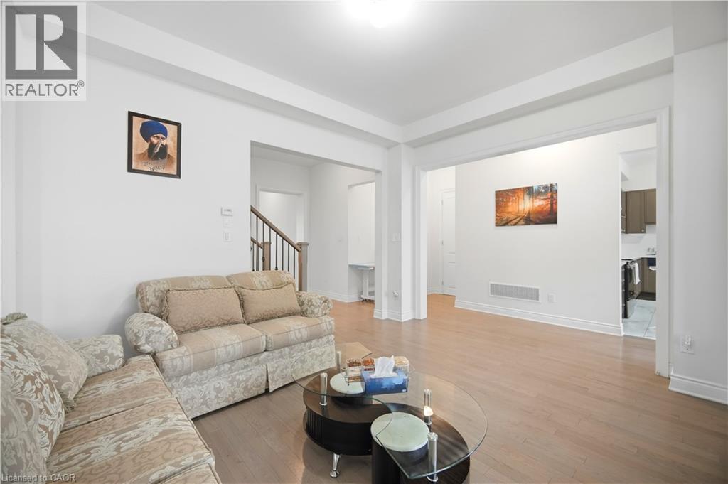 18 TWEEDHILL Avenue, Peel, Ontario, L7C4K5 — Photo 5