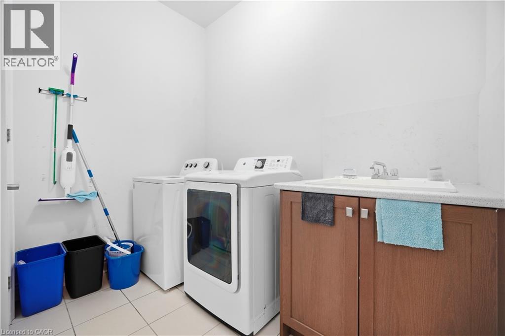 18 TWEEDHILL Avenue, Peel, Ontario, L7C4K5 — Photo 11