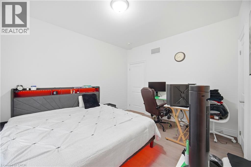 18 TWEEDHILL Avenue, Peel, Ontario, L7C4K5 — Photo 38