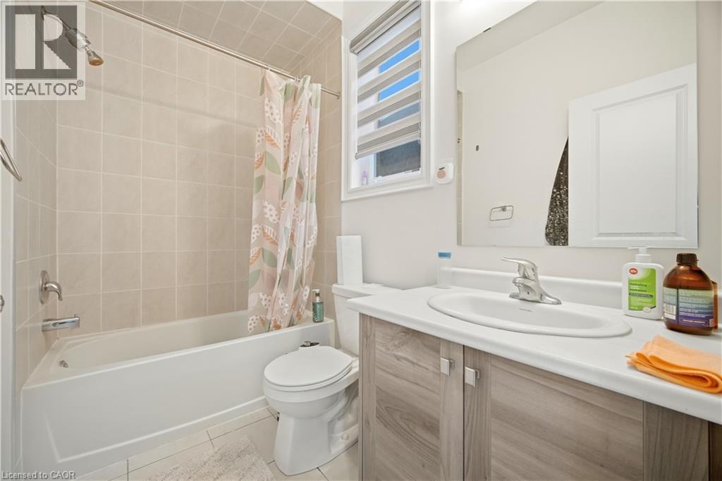 18 TWEEDHILL Avenue, Peel, Ontario, L7C4K5 — Photo 12