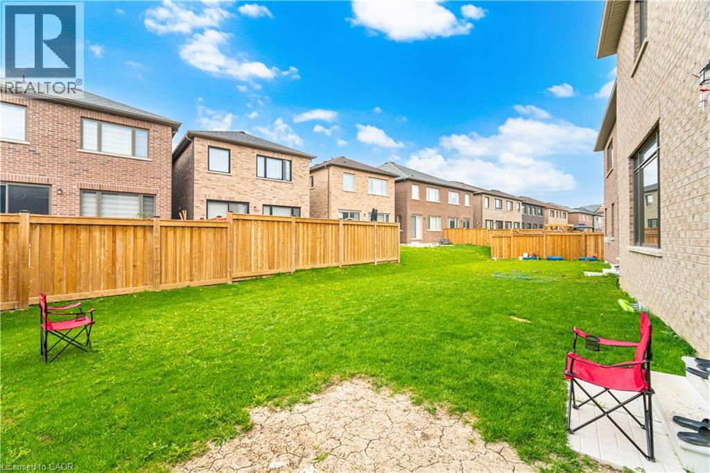 18 TWEEDHILL Avenue, Peel, Ontario, L7C4K5 — Photo 37