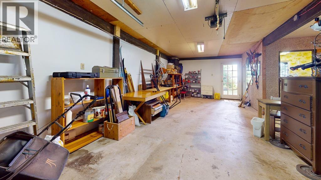8115 REDROOFFS ROAD, Halfmoon Bay