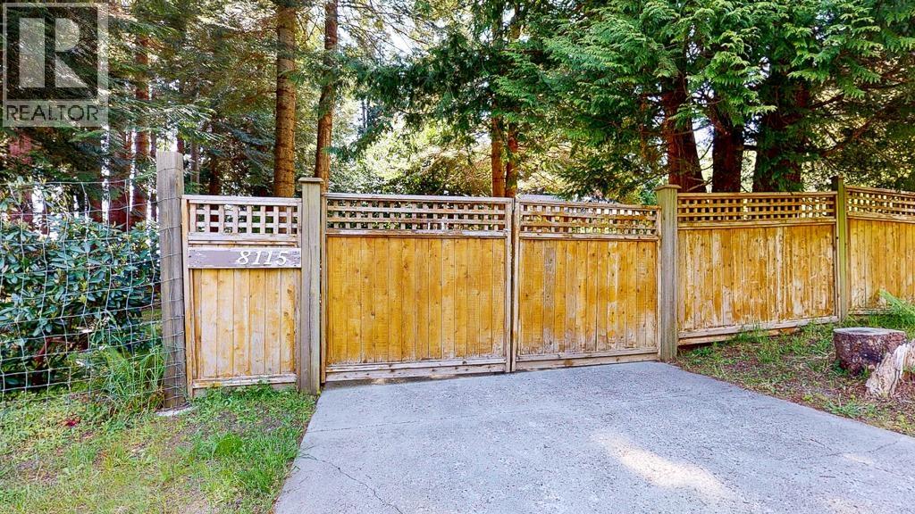 8115 REDROOFFS ROAD, Halfmoon Bay