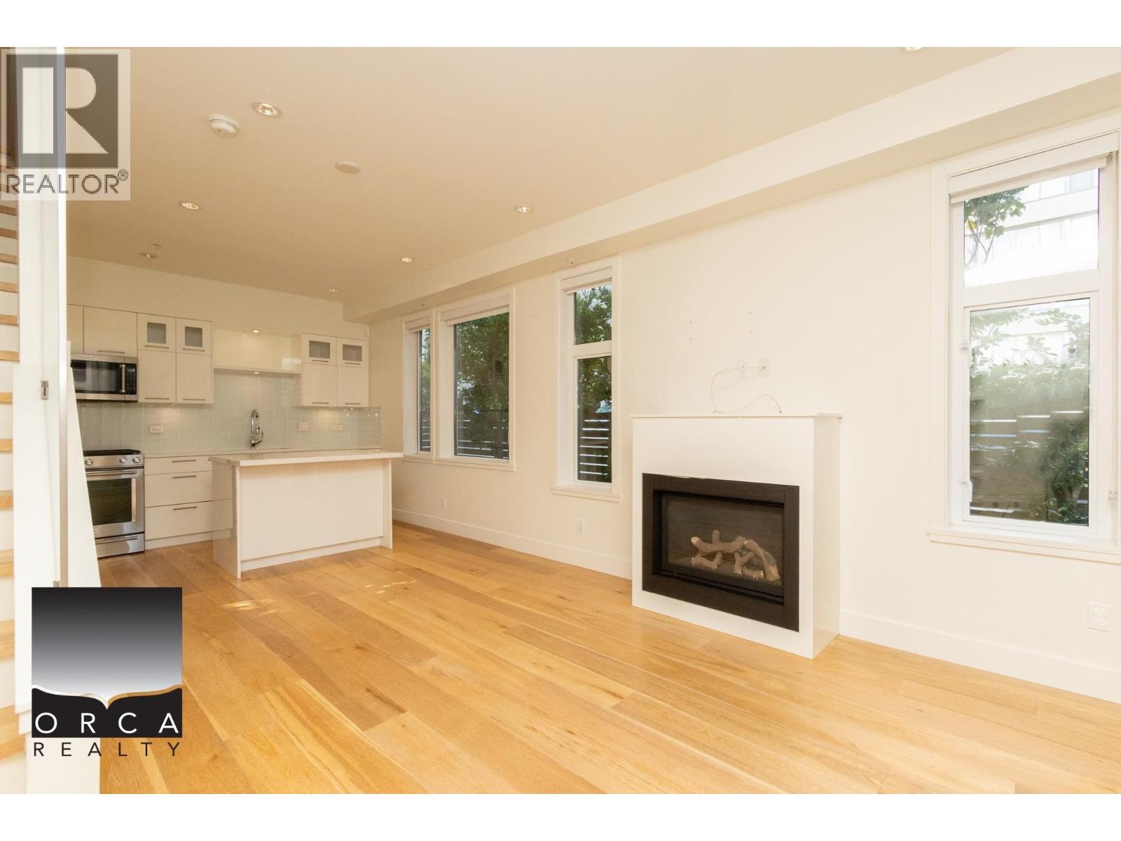 1078 NICOLA STREET - photo 2