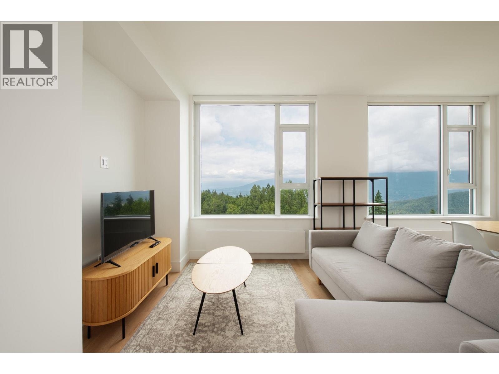 704 8750 UNIVERSITY Crescent - main photo