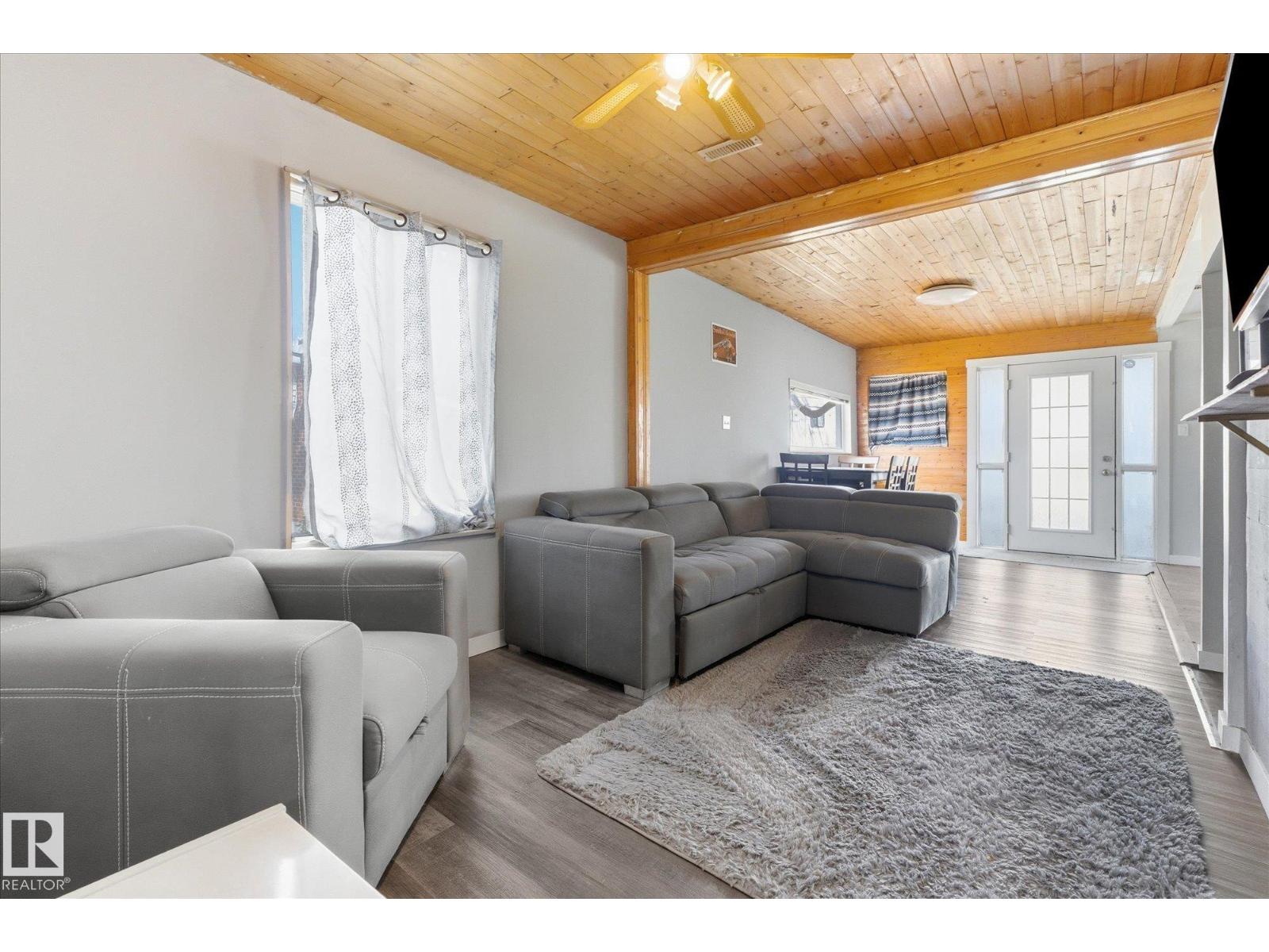 4812 59 ST - 14