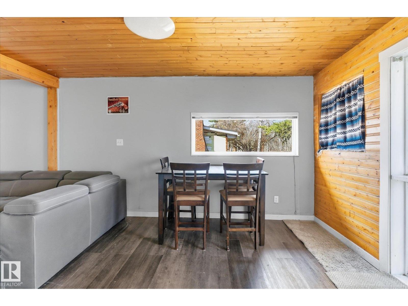 4812 59 ST - 11