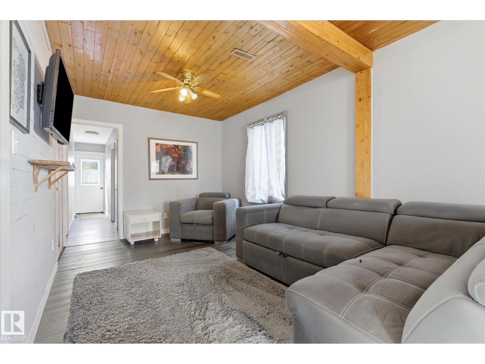 4812 59 ST - 13