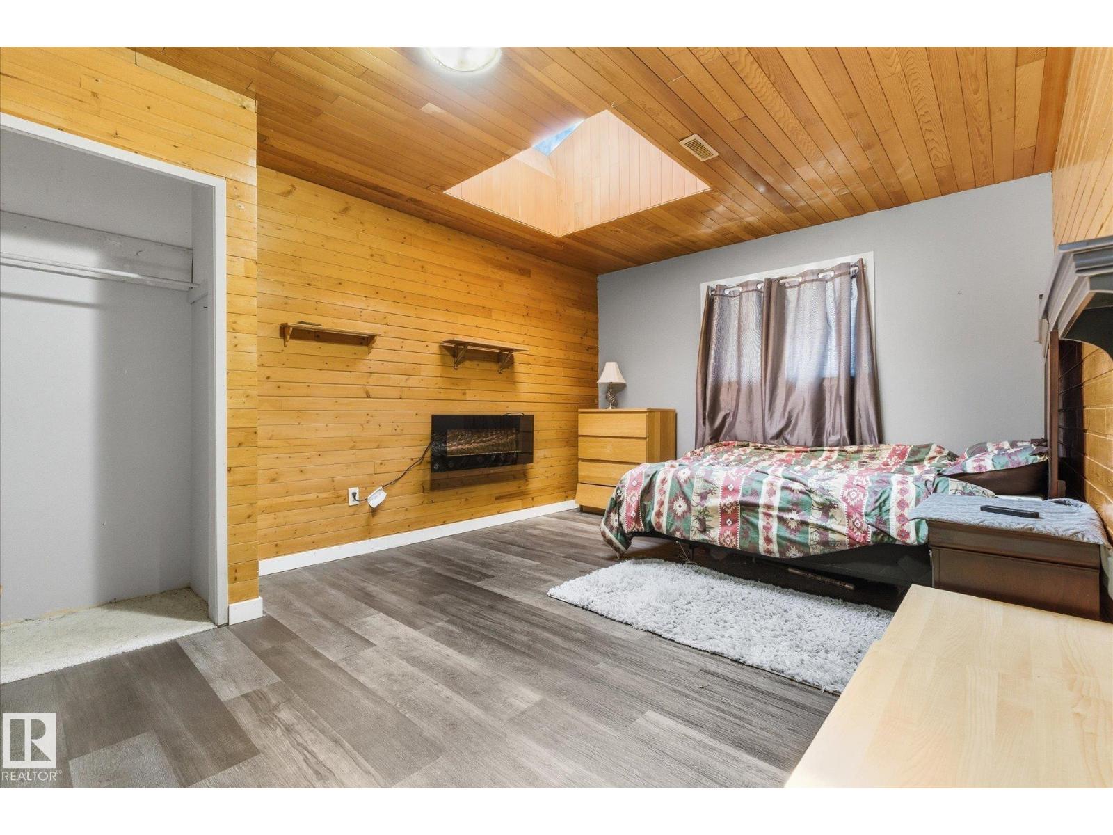4812 59 ST - 16