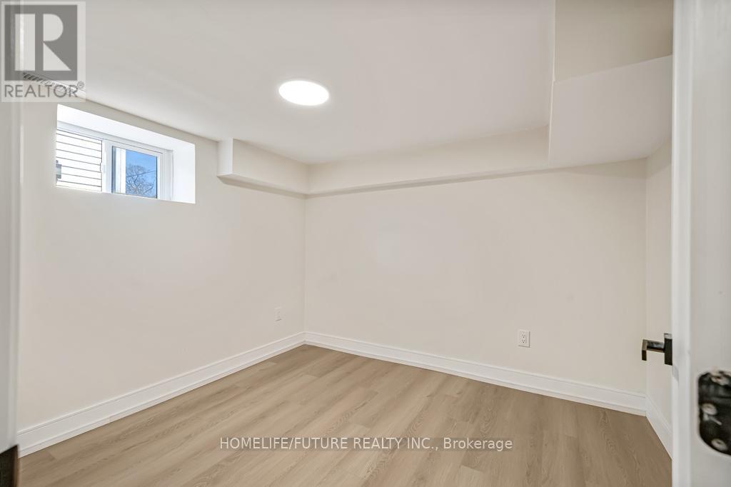 264 PUNSHON AVENUE - 32