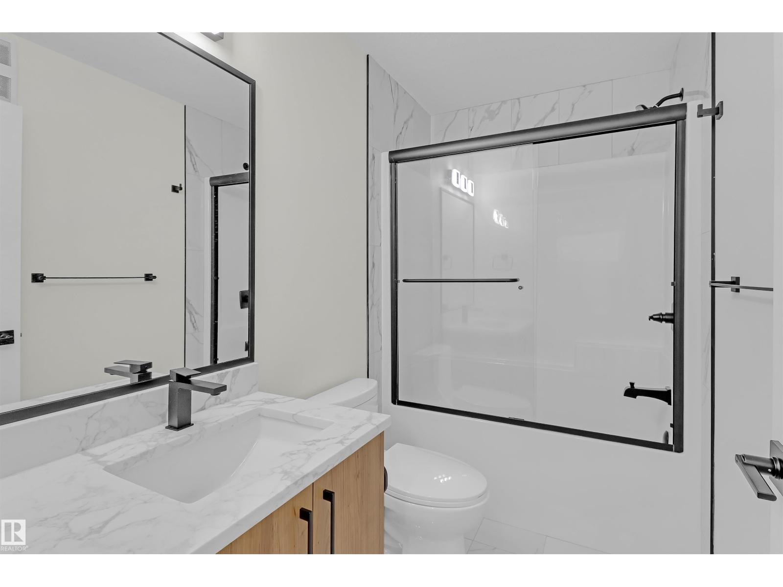 7936 91 AV NW - 11