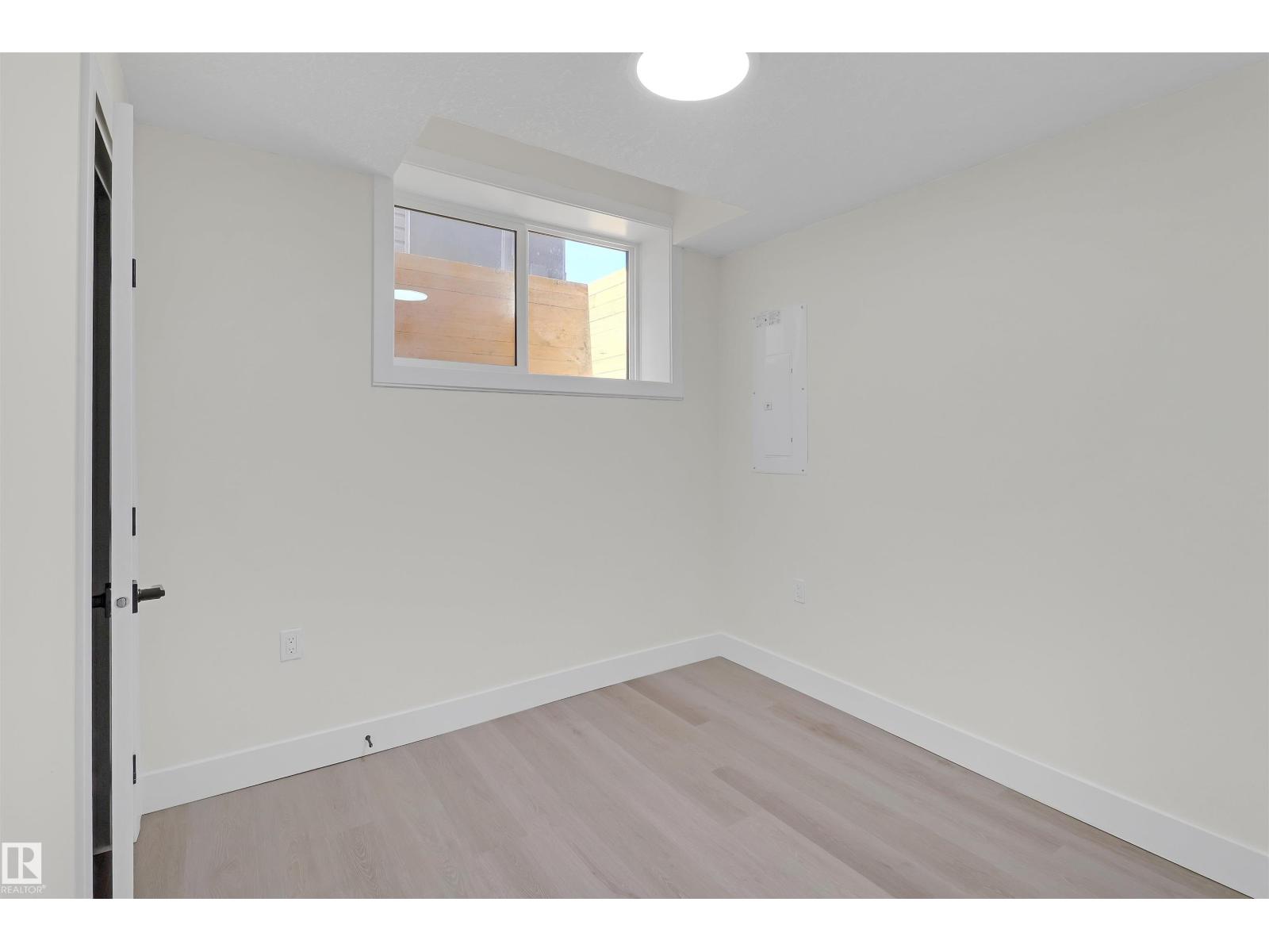 7936 91 AV NW - 21