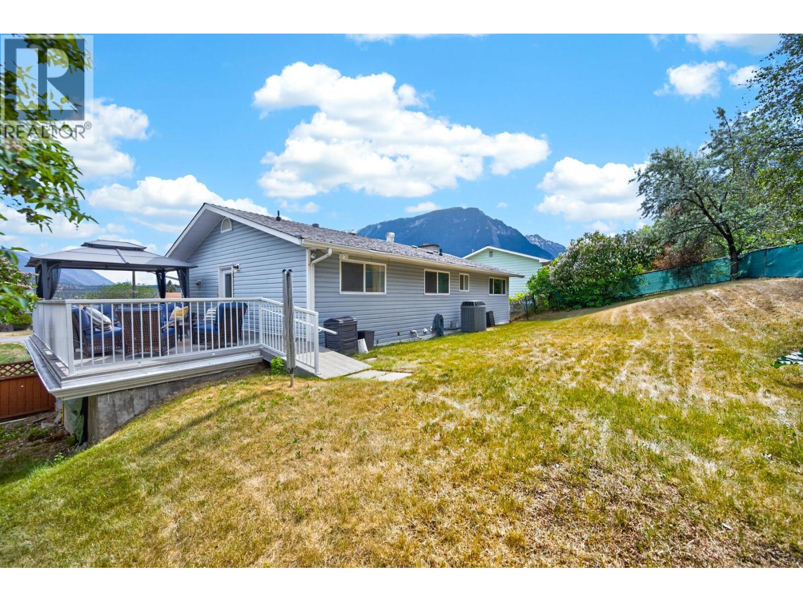 355 PINE Street, Lillooet