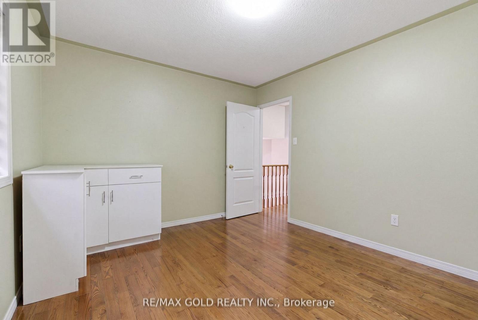 104 SUNNY MEADOW BOULEVARD - 31