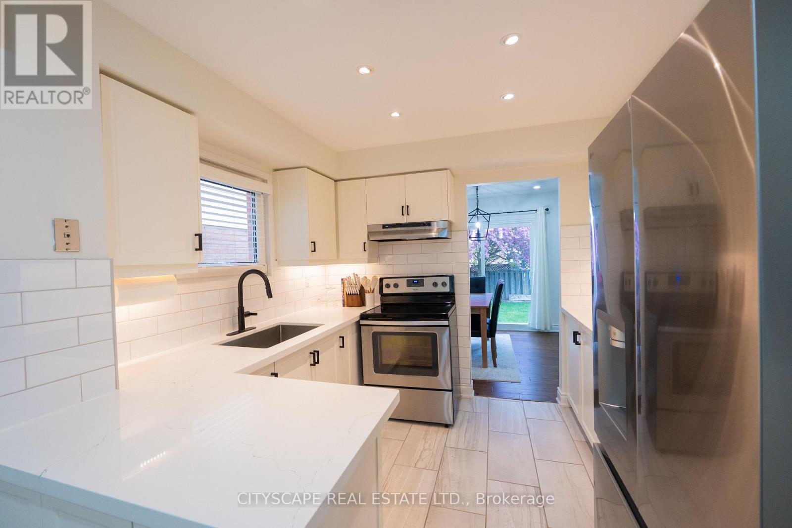 3912 RUSHTON CRESCENT - 12