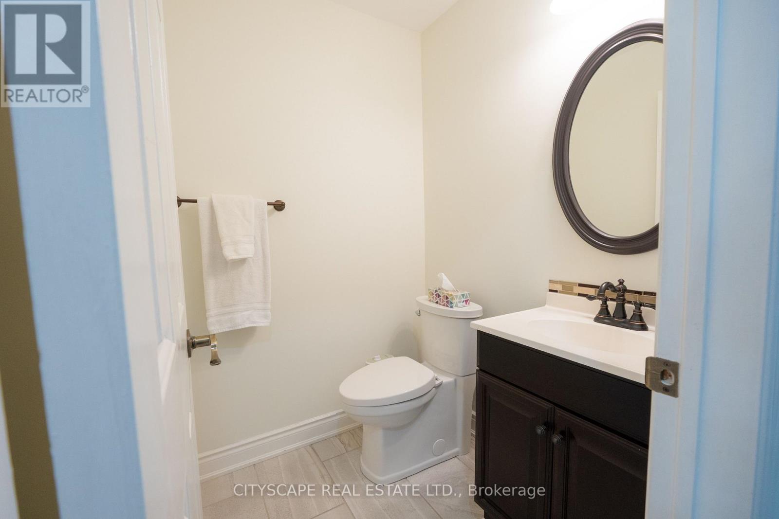 3912 RUSHTON CRESCENT - 20