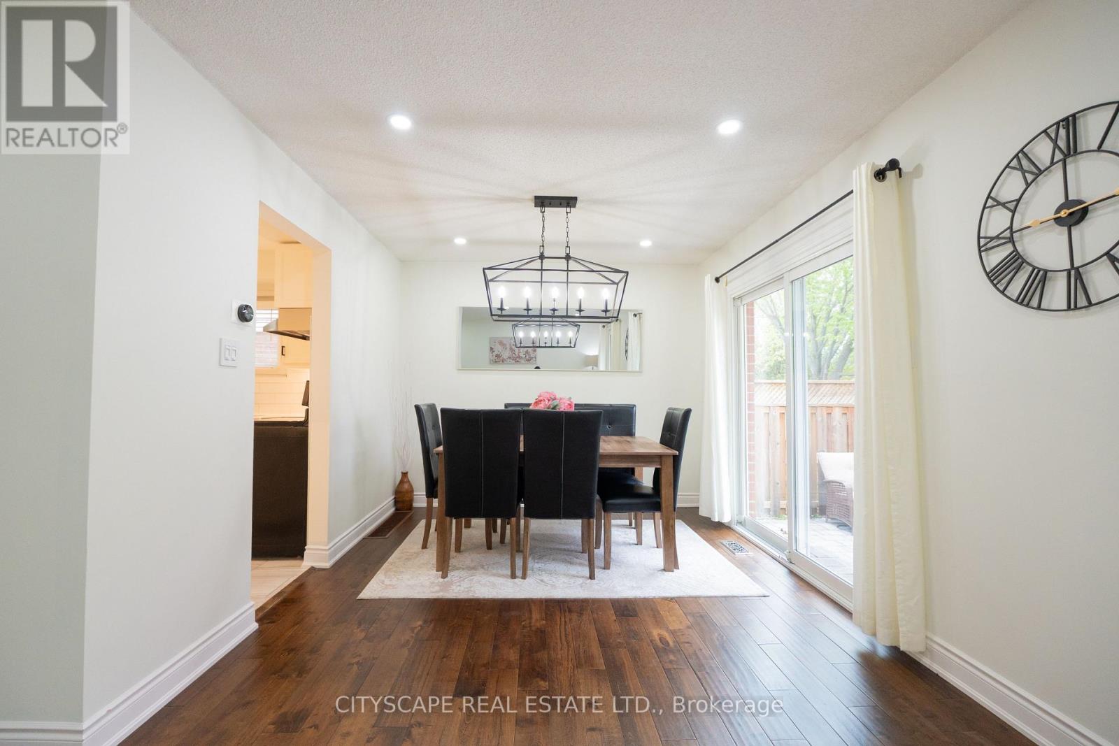 3912 RUSHTON CRESCENT - 24
