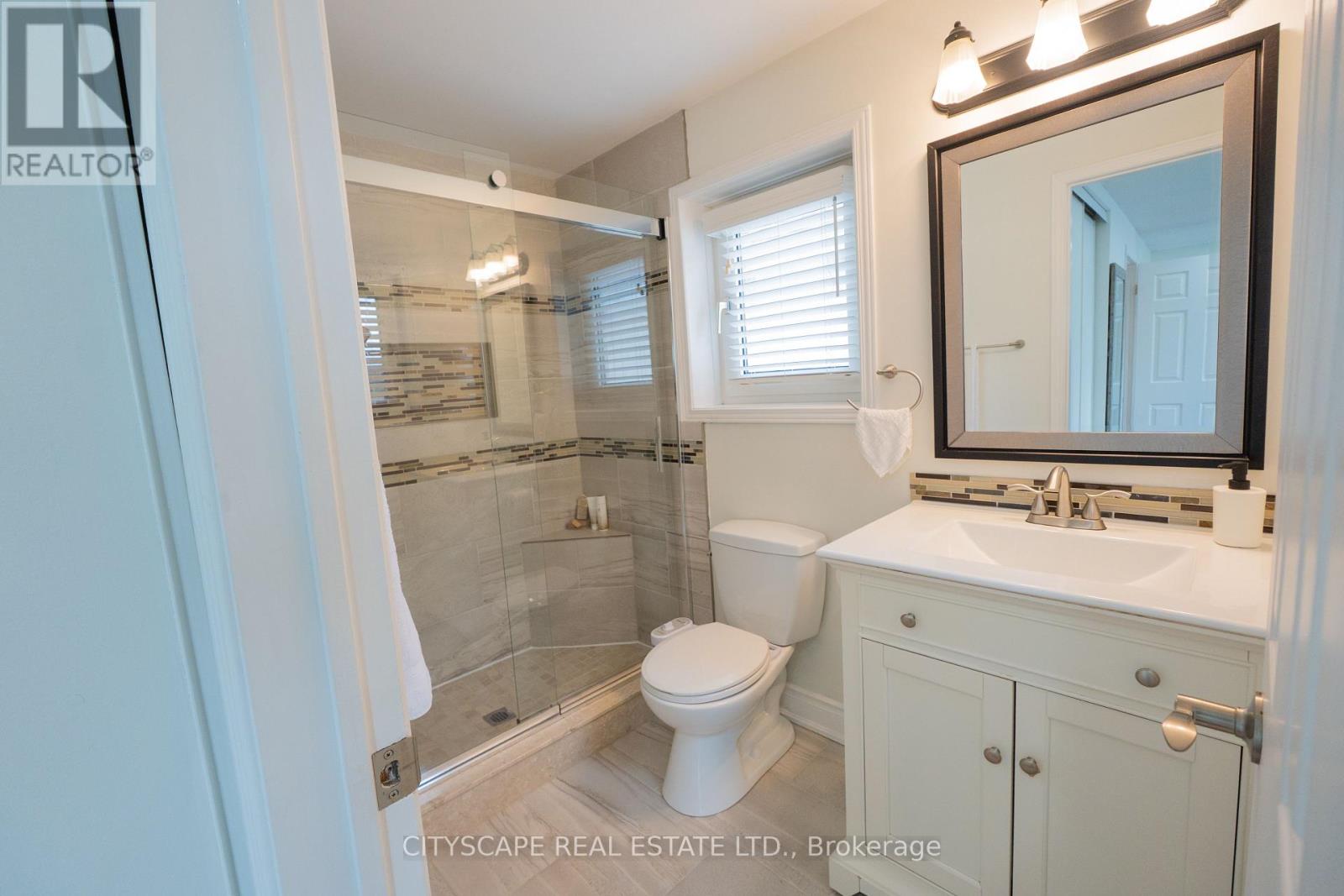 3912 RUSHTON CRESCENT - 28