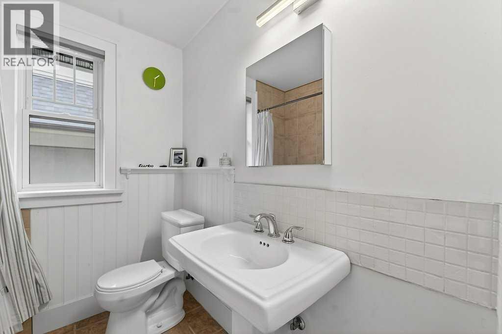 924 7A Street NW - 21