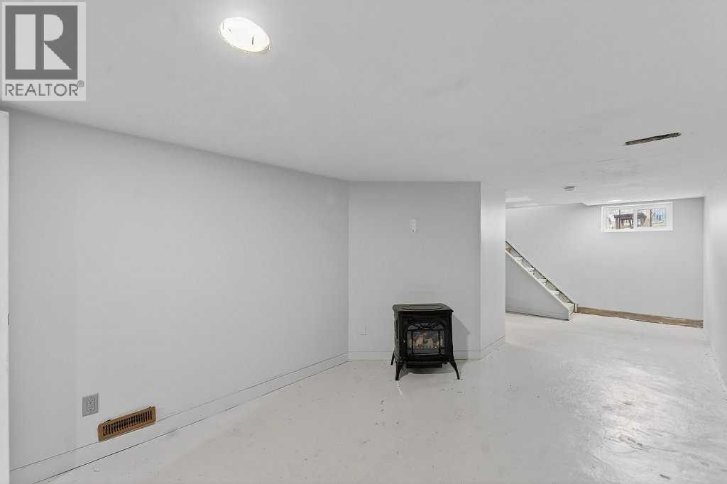 924 7A Street NW - 23