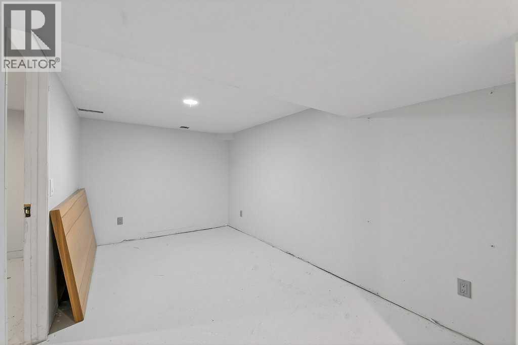 924 7A Street NW - 24