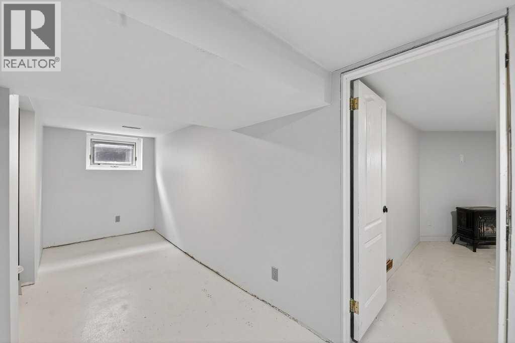 924 7A Street NW - 25