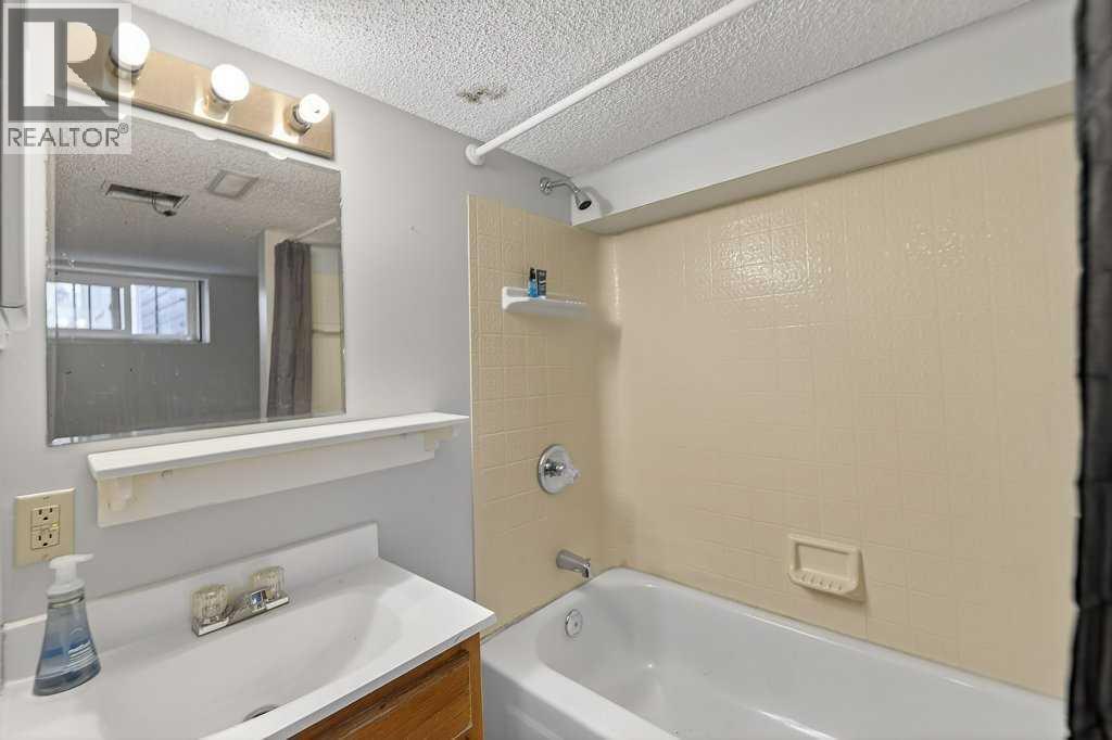 924 7A Street NW - 26