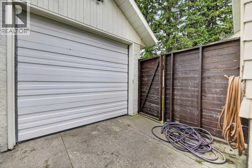 924 7A Street NW - 33