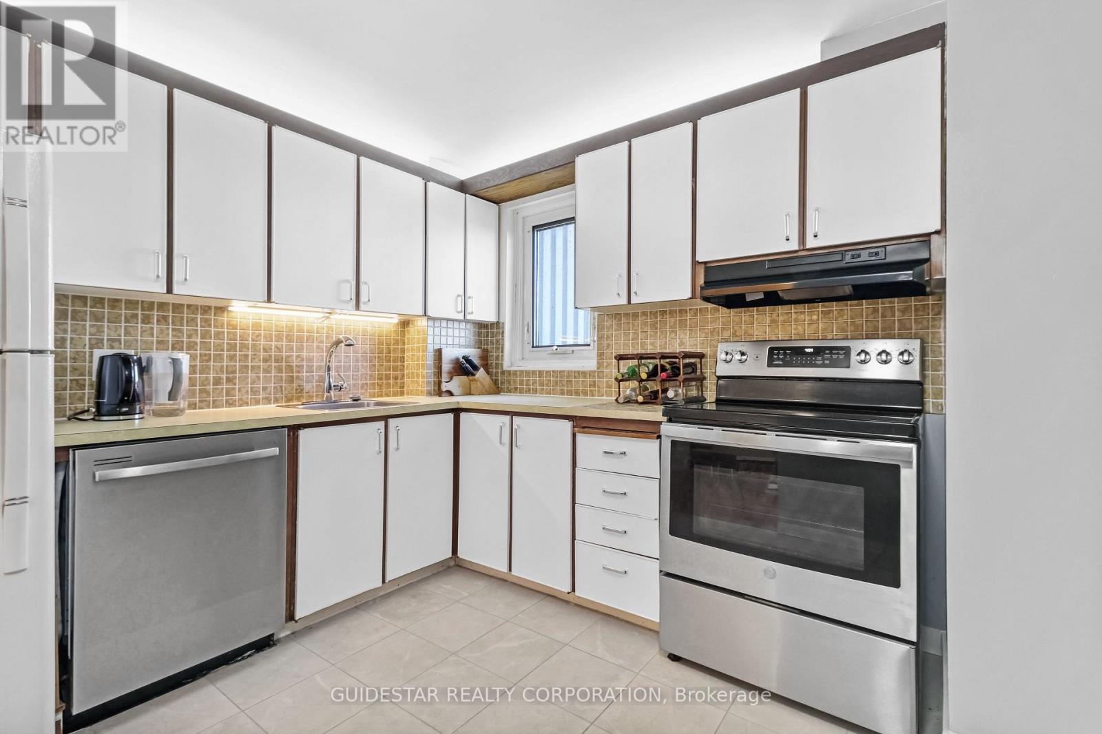 #1906 1171 AMBLESIDE DRIVE - 11