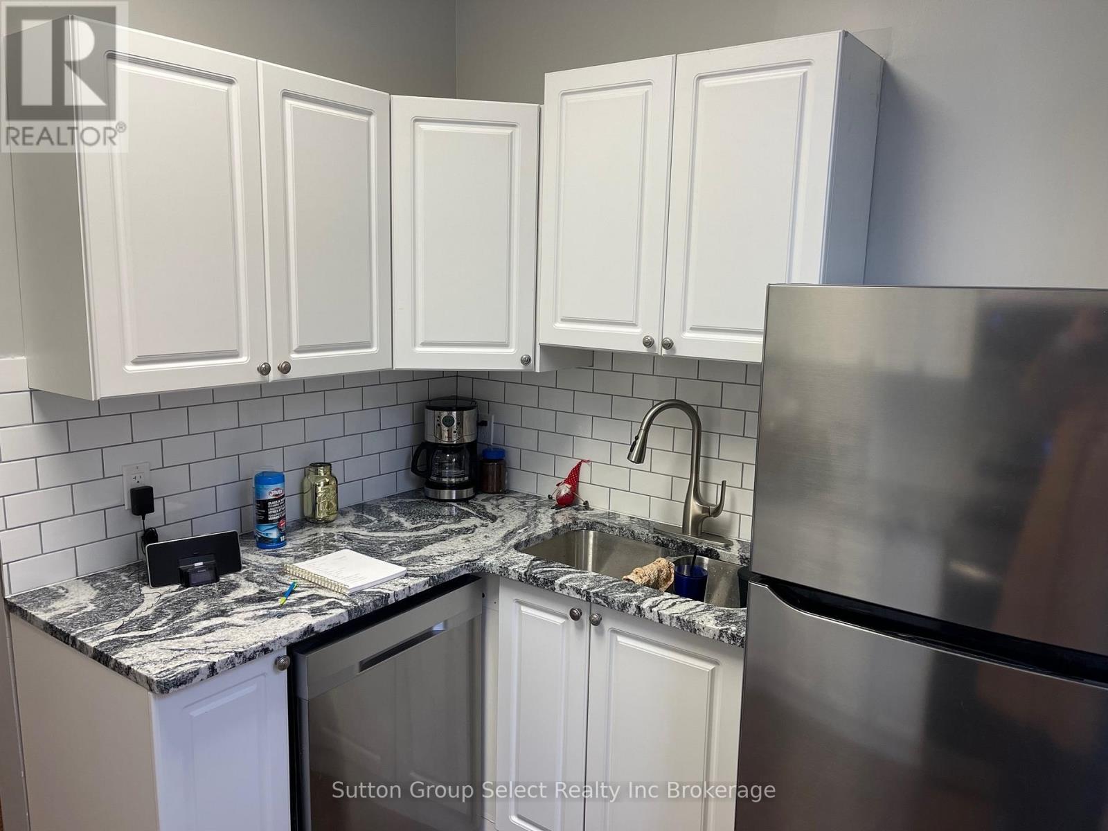 48 PERRY STREET - 5