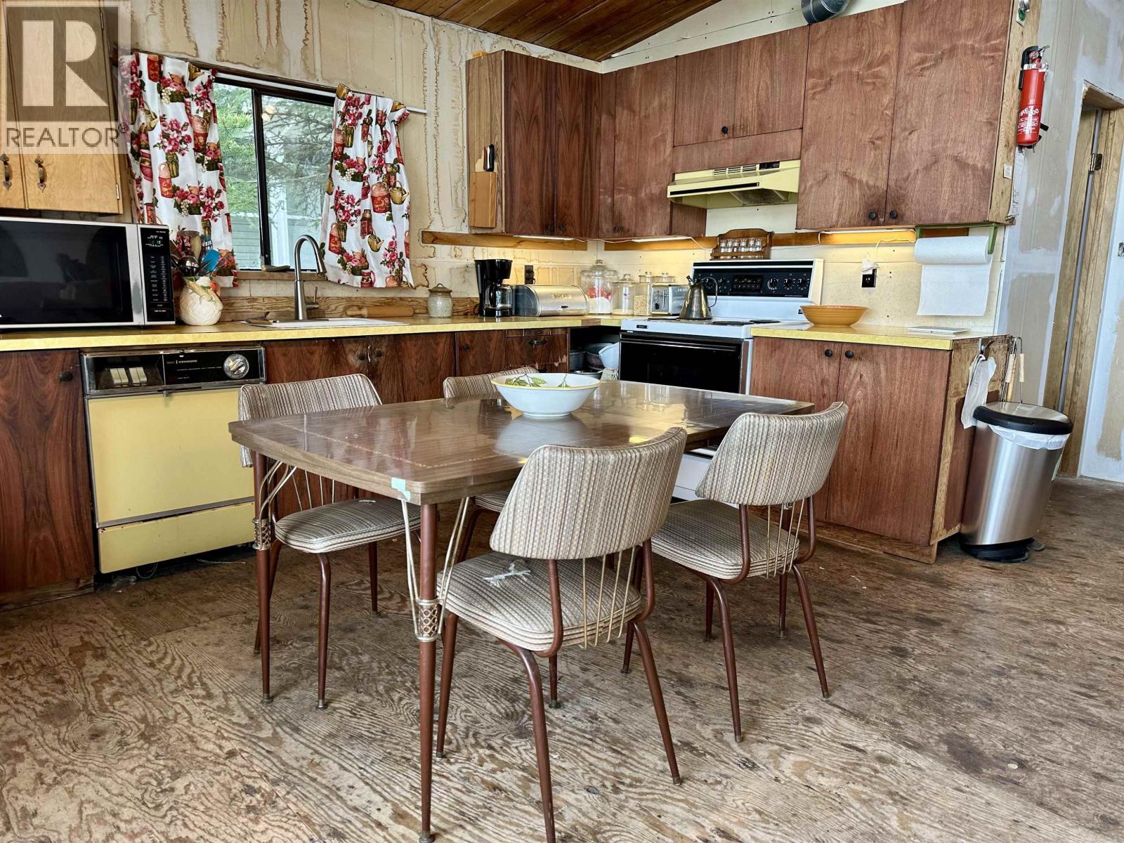 1367 S GREEN LAKE ROAD - 7