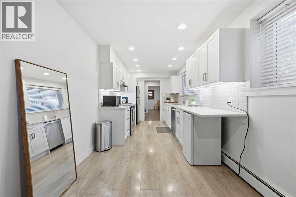 #101 2221 14 Street SW - 10